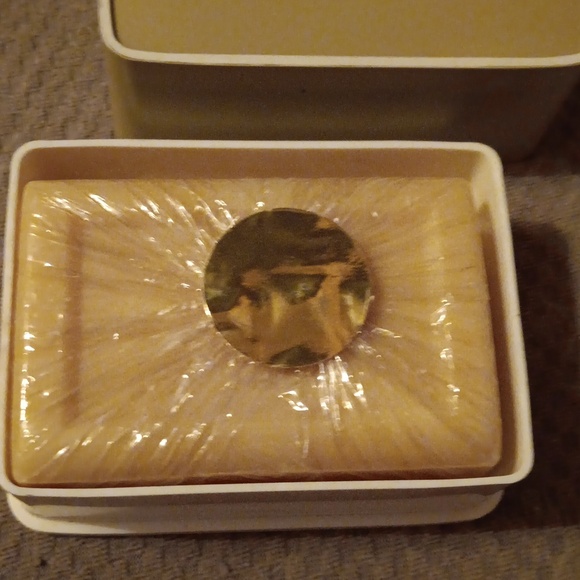 NIB HERMES CALECHE SOAP BAR 3OZ - Picture 3 of 6